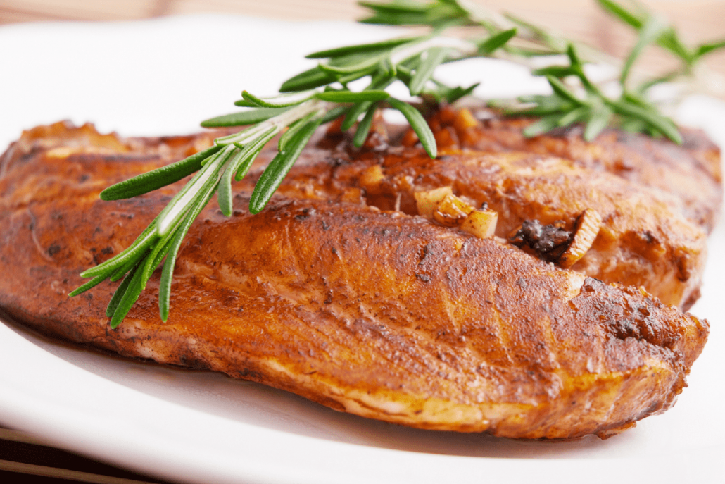 Salmón al horno con peras y pasas